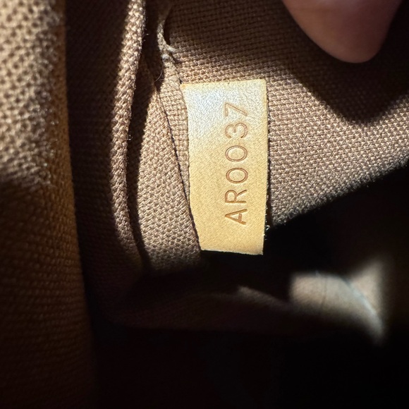 Louis Vuitton Classic Brown Monogram Shoulder Bag - Picture 9 of 12